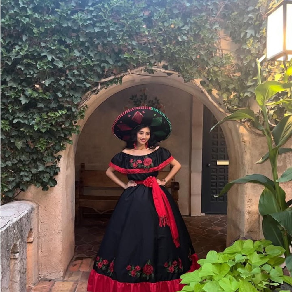 Mexican Dress - Picture 4 of 7